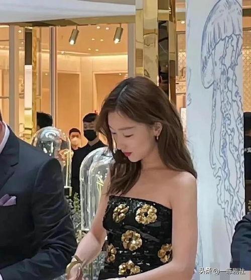 娱乐圈内吃瓜的明星,明星们如何成为吃瓜群众的新宠 第2张 娱乐圈内吃瓜的明星,明星们如何成为吃瓜群众的新宠 第2张